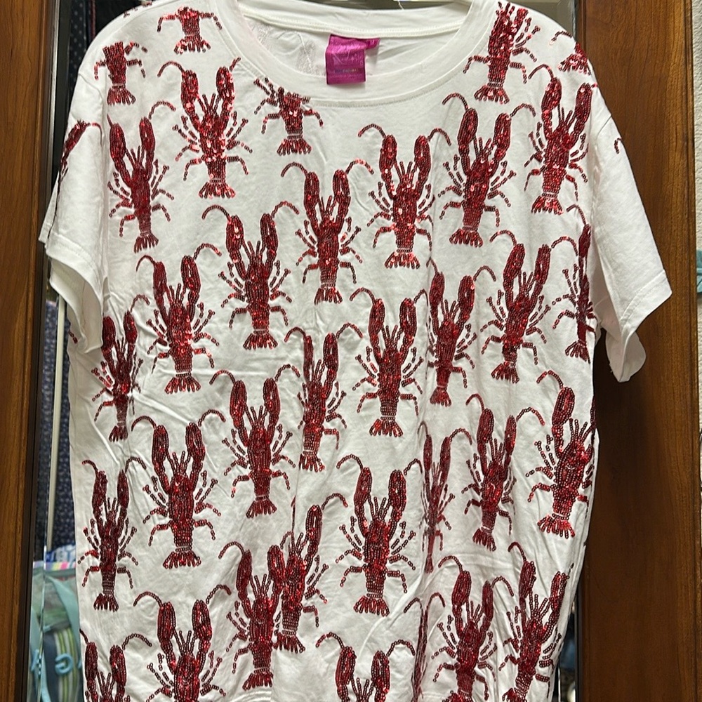 Queen of Sparkles all over crawfish shirt! Size medium worn once.